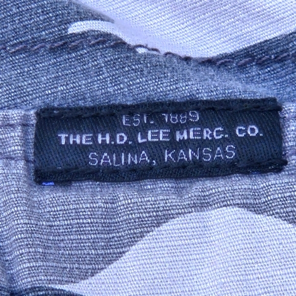 Lee Extreme Motion Men's 30W Gray Graphite Camouflage Cargo Shorts 8 pockets - Picture 9 of 16